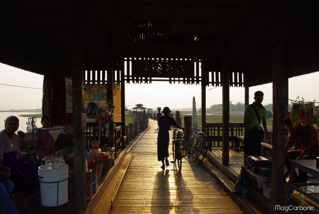 Amarapura bridge - Magali Carbone photography