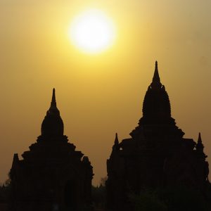 Mandalay Pagan Myanmar - MagCarbone photo