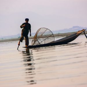 Fisherman at inle lake Myanmar - MagCarbone photo
