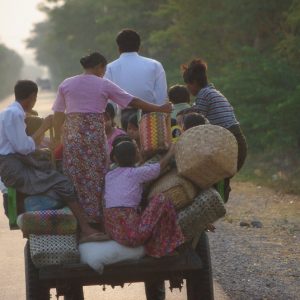 Transport myanmar - Magali Carbone photography