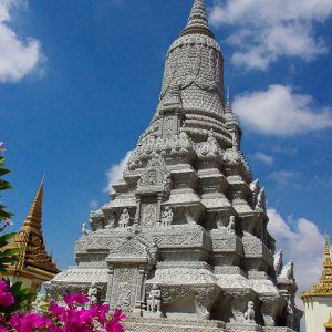 blue sky and pink flowers cambodia - Magali Carbone photo