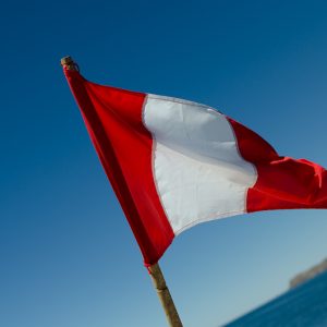 Peruvian flag on Lake Titicaca - MagCarbone photo