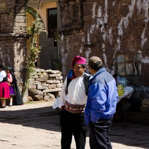 People talking Taquile Island - Magali Carbone photo