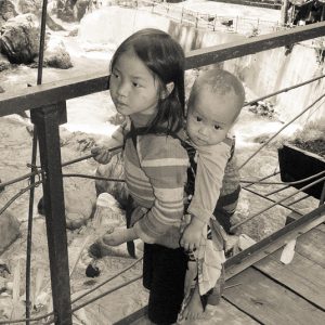 Jeunes enfants Sapa Vietnam - MagCarbone photo