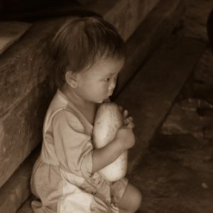 Enfant à la courge Vietnam - Magali Carbone photo