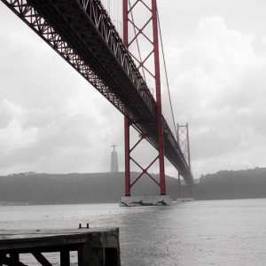 Pont du 25 avril under the fog - MagCarbone photo