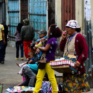 Vendeuse de Tana Madagascar - Magali Carbone photo
